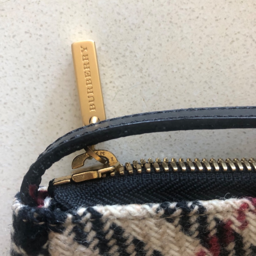 Burberry wool pochette bag - Picture 2 of 4